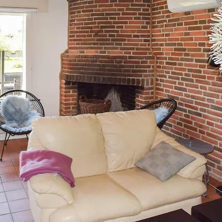 Four-bedroom In Tranekar بيت للعطل *