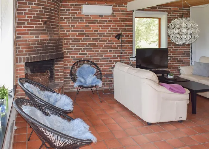 Four-bedroom In Tranekar Сasa de vacaciones Tranekær