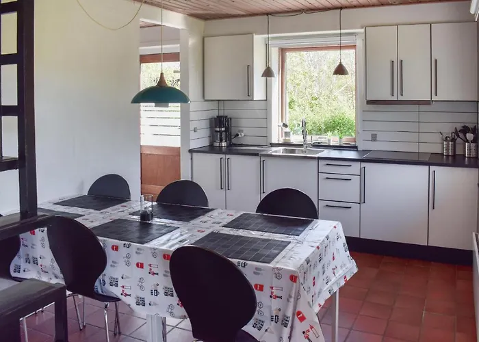 Сasa de vacaciones Four-bedroom In Tranekar *