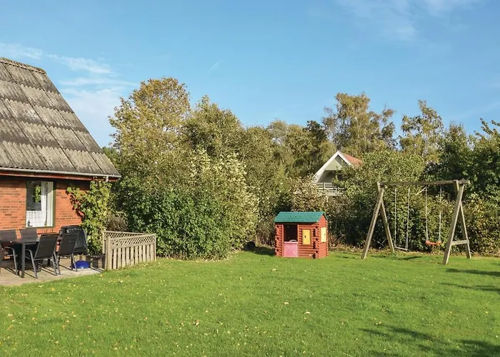 Сasa de vacaciones Four-bedroom In Tranekar